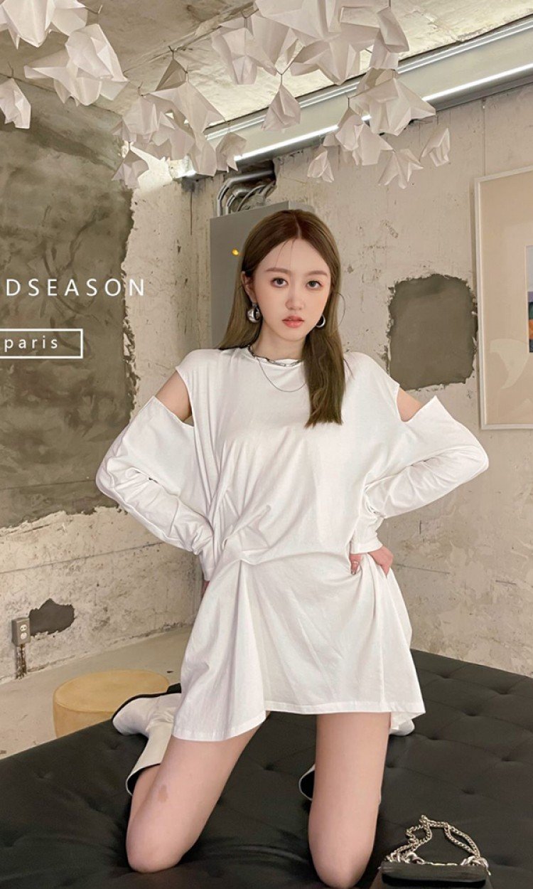 【CLOUD SEASON】CCS21263设计感镂空T恤时尚个性上衣（中国仓）