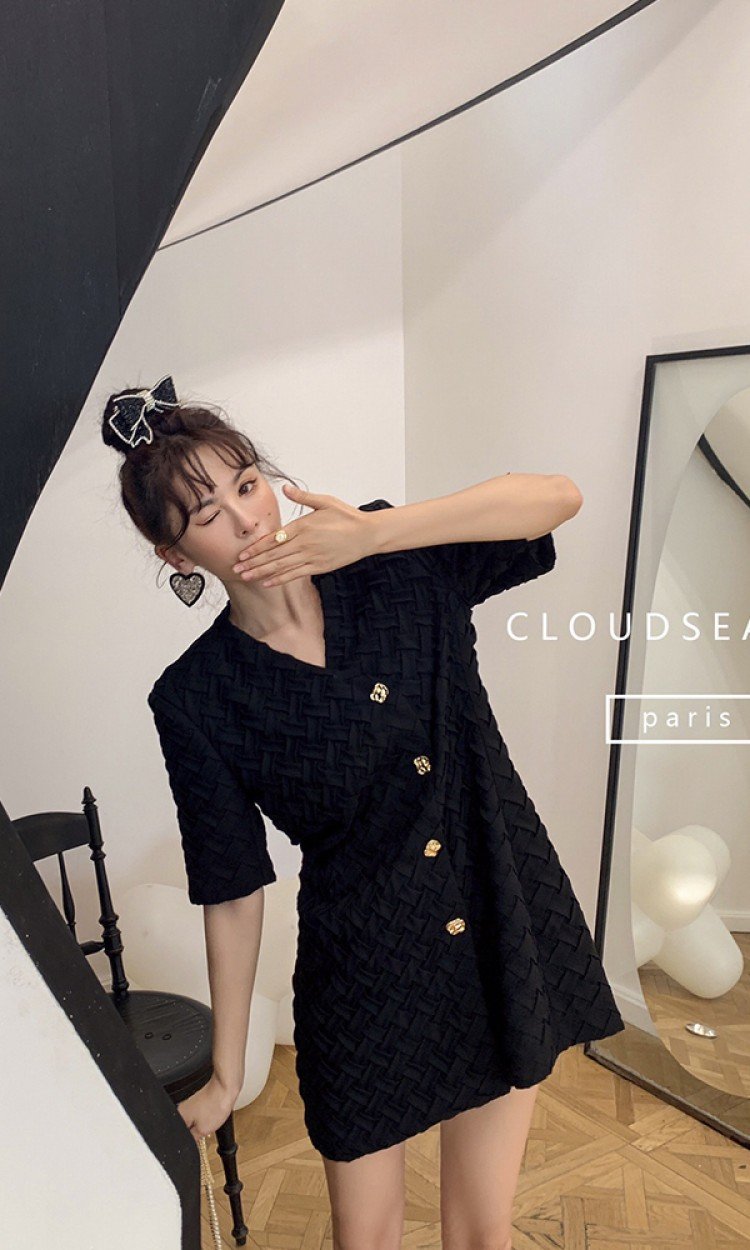 【CLOUD SEASON】CQZ21234法式编织风连衣裙时髦v领单排扣显（中国仓）